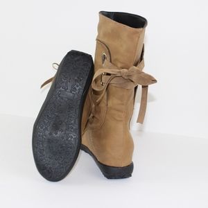 Unknown Shoes - Vegan Leather Boots Laced Back Detail Mid Height Unknown Shoes - Vegan Leather Boots Laced Back Detail Mid Height
